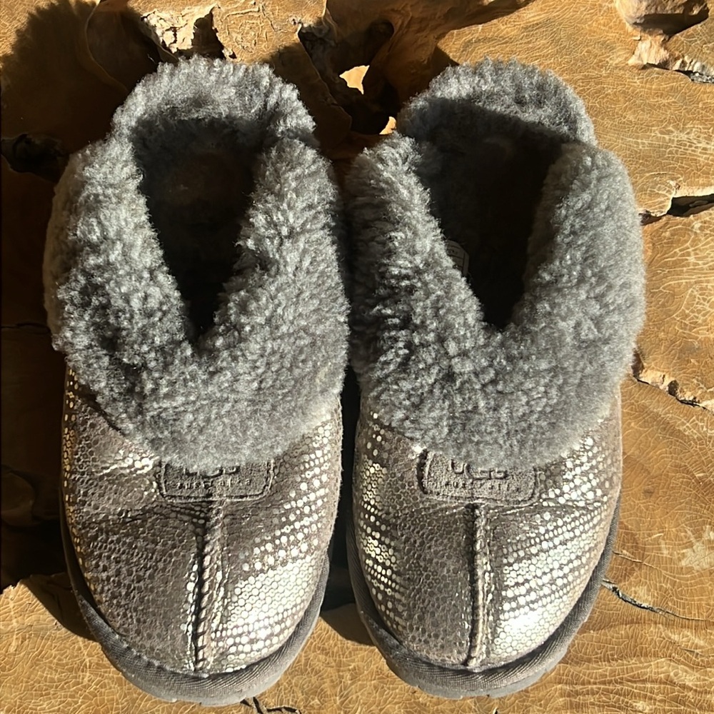 Rare UGG Coquette Metallic Gray Silver Shearling Sheepskin Lined Slippers Size 7